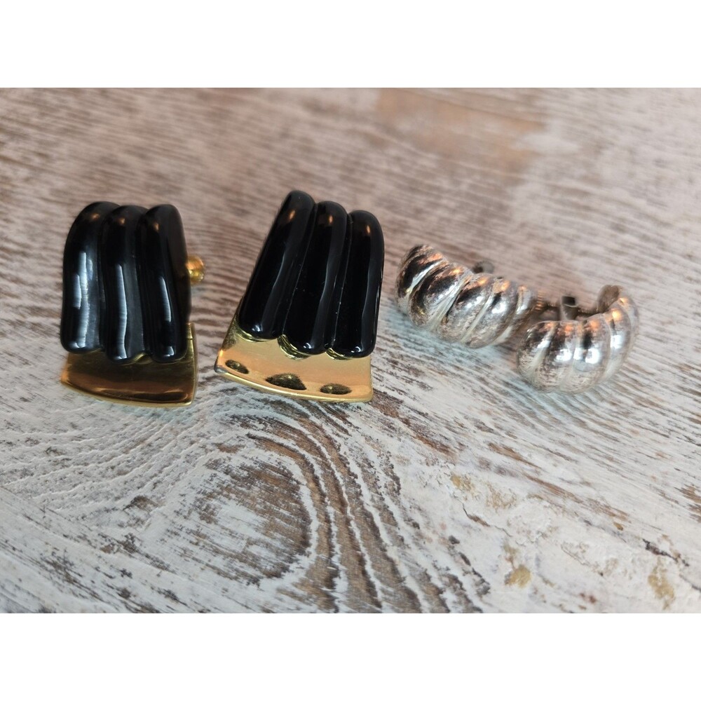 Vintage Napier Black Enamel Gold Tone Ribbed Clip On Earrings LOT Bold Statement